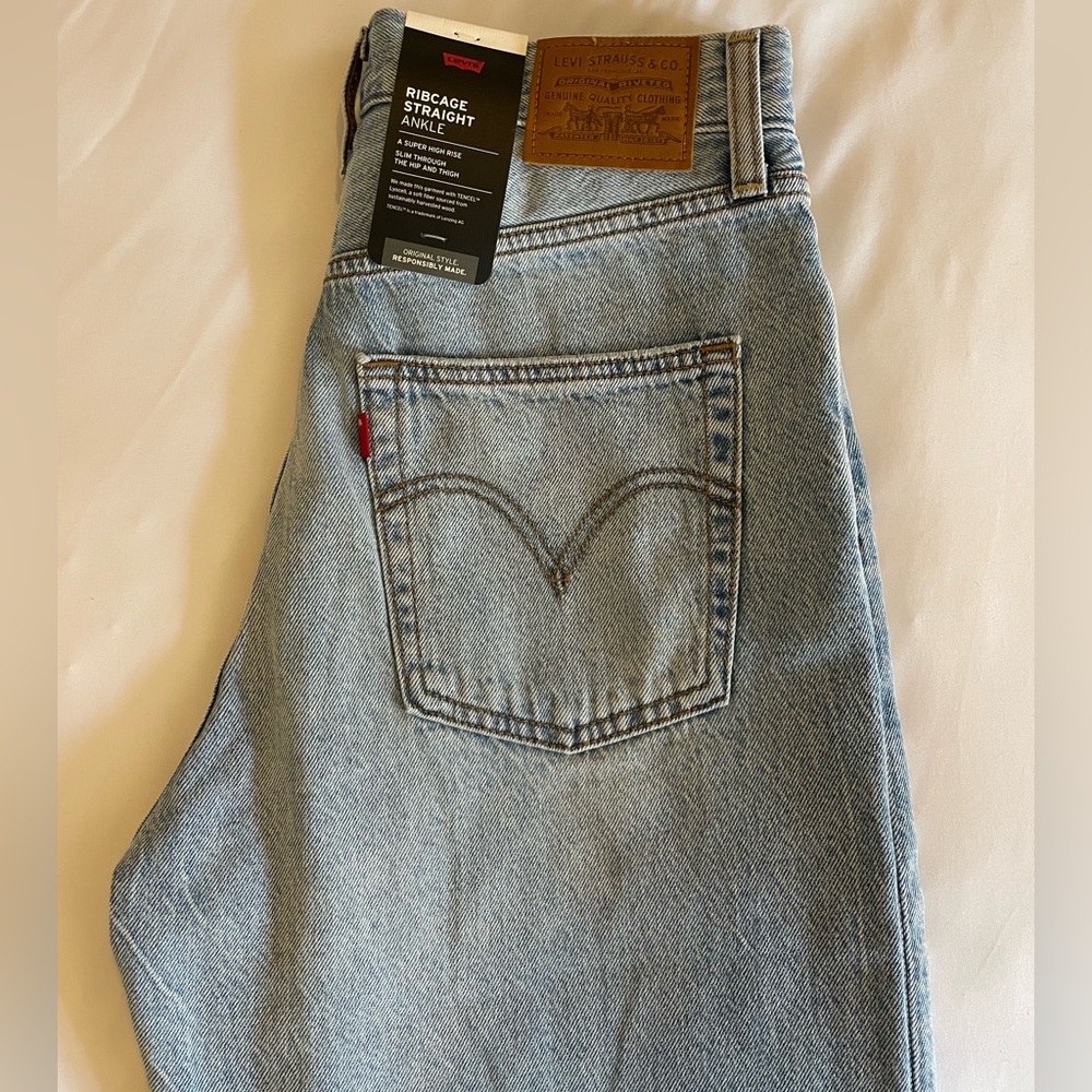 Levi Ribcage Straight Ankle Jeans